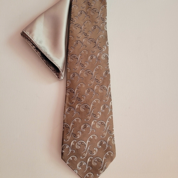 Murano Hand Tailored Silk Tie and Pocket Square Tan Gray - Picture 7 of 7